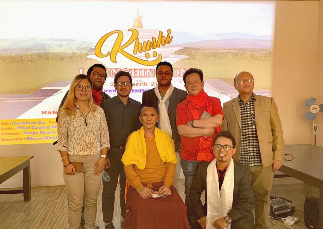 गुरु श्याल्पा तेन्जी रिम्पोचेद्वारा ‘खुशी’ गीत सार्वजनिक