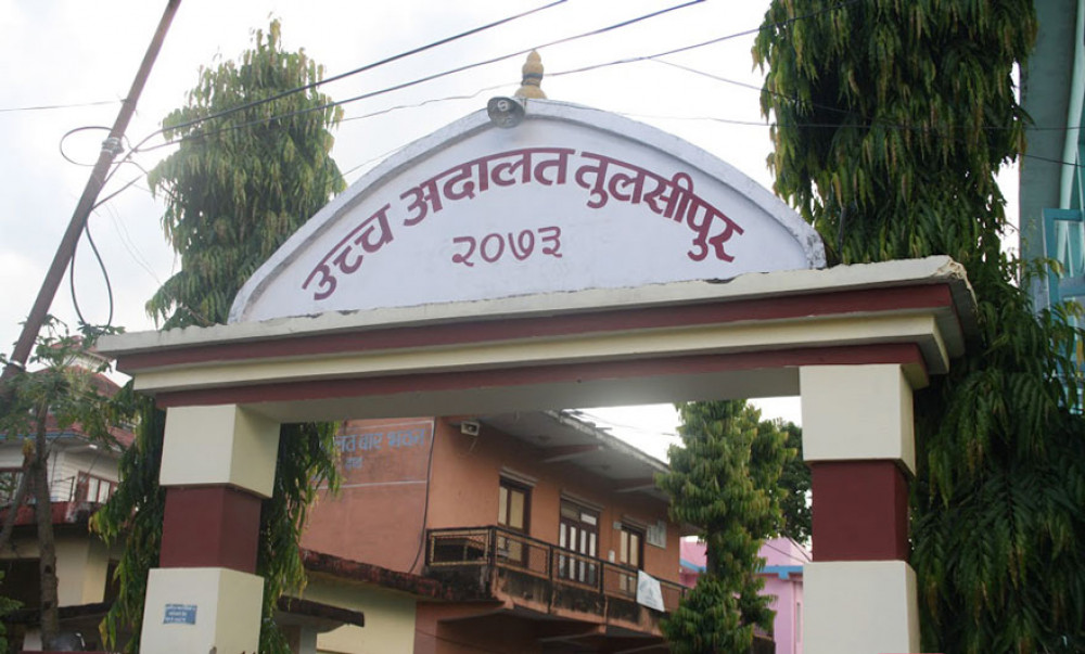 बाँकेमा एकैपटक ३४ शिक्षक सरुवा, उच्च अदालत तुलसीपुरमा मुद्दा