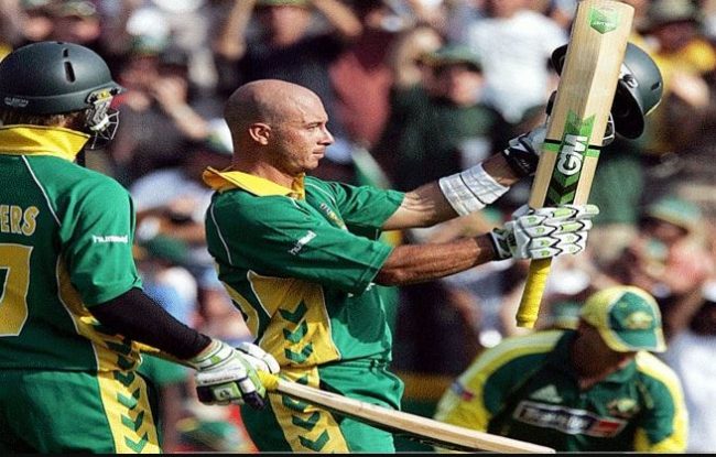 वन डेमा ४३४ रनको विशाल स्कोर बनाएको अस्ट्रेलिया हार्छ भन्ने कसैले सोचेको थिएन तर…