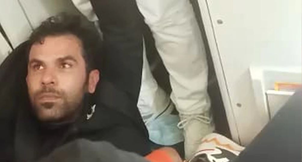 उडिरहेको विमानको इमरजेन्सी ढोका खोल्न खोज्ने यात्रुलाई ४० मिनेटसम्म ‘कब्जा’ गरियो