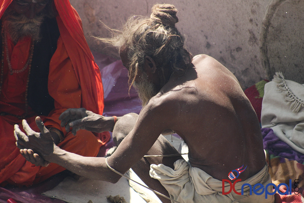 महाशिवरात्रि मनाउन आएका साधुसन्तलाई दक्षिणासहित बिदाई