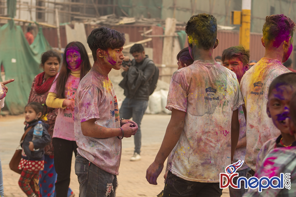 मुलुकभर होलीको रौनक कम : उपत्यकामा कडा सुरक्षा