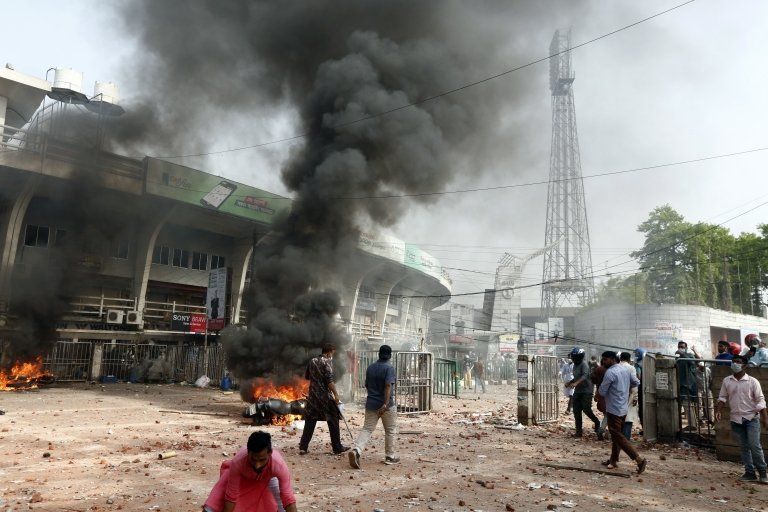 मोदी जाँदा बङ्ग्लादेशमा हिंशात्मक प्रदर्शन, कम्तीमा पाँच जनाको मृत्यु