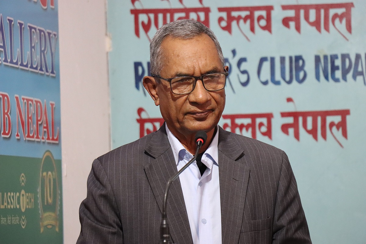 ॐ शब्द शब्दकोषबाट हटाउने निर्णय मैले गरेको छैनः पुर्व शिक्षामन्त्री शर्मा