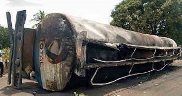 पेरूमा छ इन्धन ट्याङ्कर दुर्घटना, कैयौँ व्यक्तिको मृत्यु भएको आशङ्का