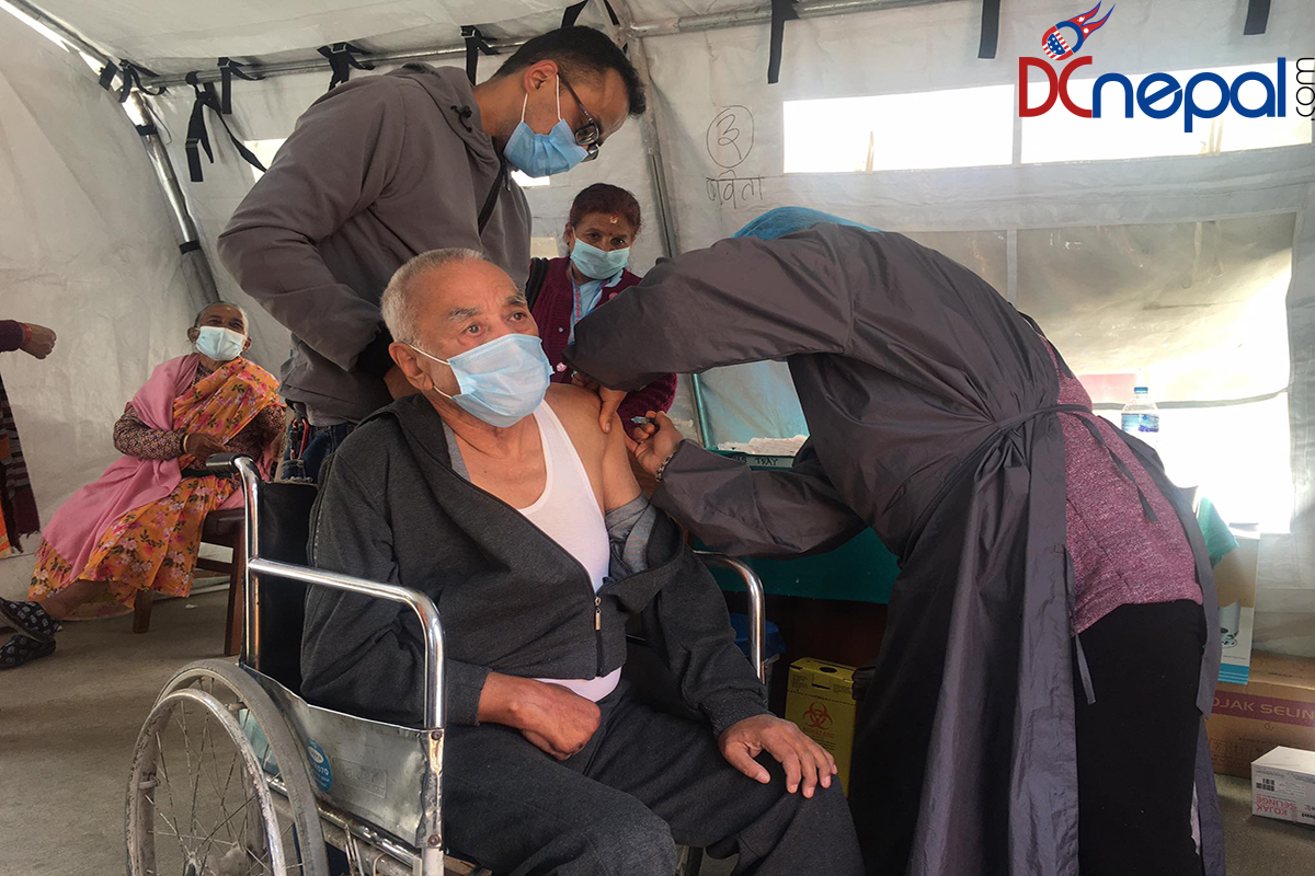 ‘फरक खोप लगाउँदा प्रभावकारी हुन्छ भन्ने आधार छैन’