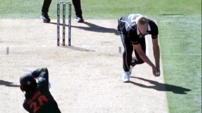 क्रिकेटमा फेरि विवाद, थर्ड अम्पायरले मैदानी अम्पायरको ‘सफ्ट सिग्नल’ नै उल्ट्याइदिए