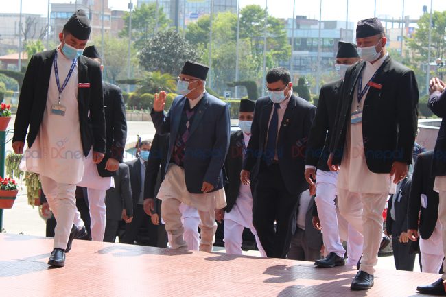 तस्वीरमा हेर्नुहोस् पुनर्स्थापित प्रतिनिधिसभाको दोश्रो बैठक