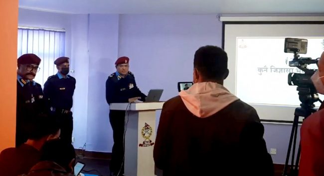 साढे दुई किलो यूरेनियम सहित ४ जना पक्राउ