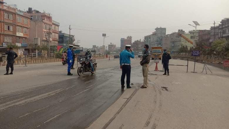 अझै मास्क नलगाई हिँड्छन् मानिस
