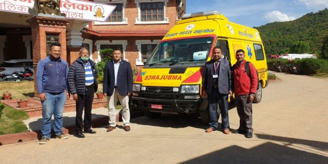 धुलिखेल नगरपालिकालाई उपहारमा भारतले दियो अत्याधुनिक एम्बुलेन्स
