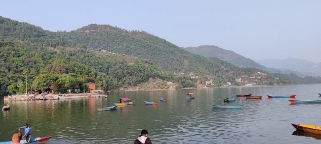 कोरोनाको संक्रमण तिव्र हुँदा पोखराका व्यवसायीमा चिन्ता,  व्यवसाय कसरी बचाउने ?