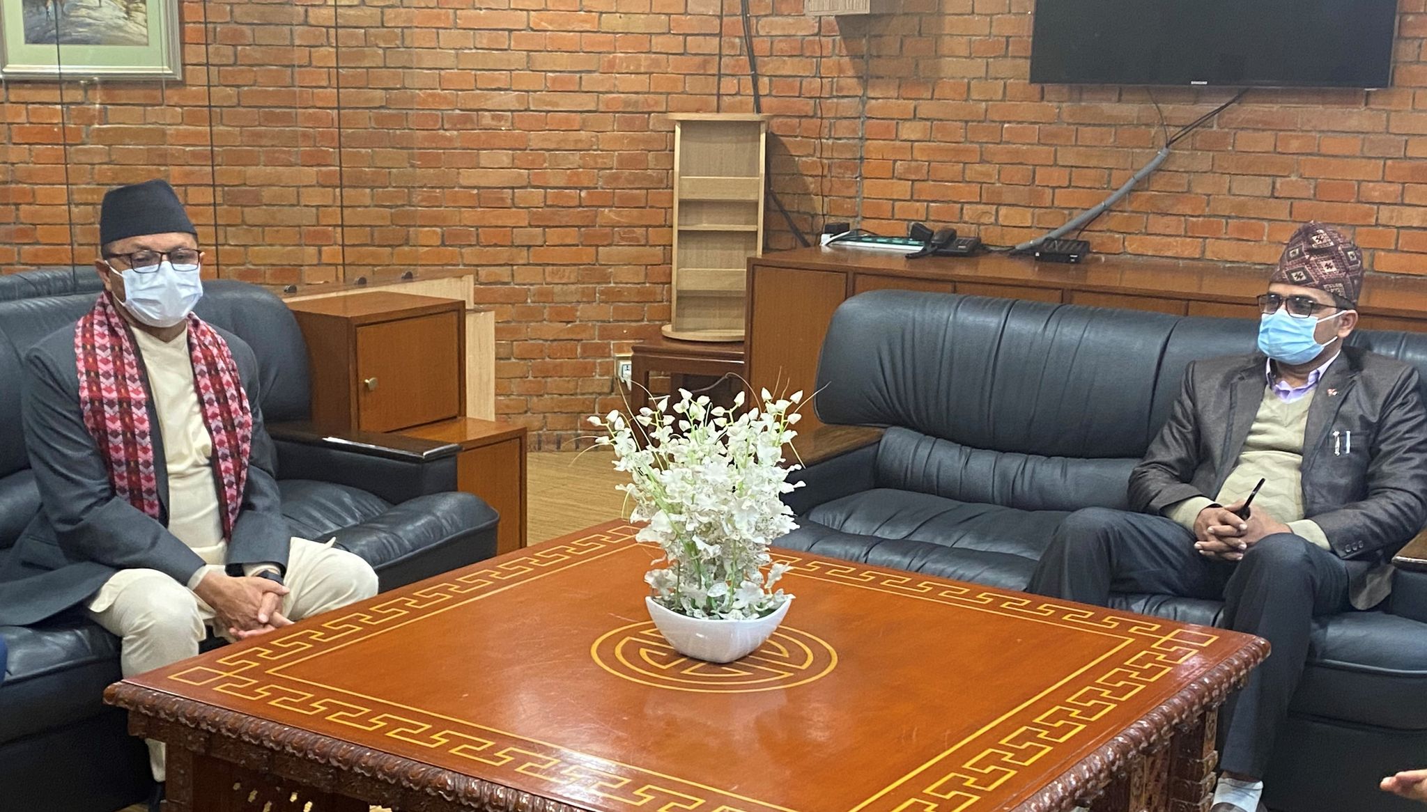 स्पेन भ्रमण सकेर अध्यक्ष तिमिल्सिना स्वदेश फिर्ता