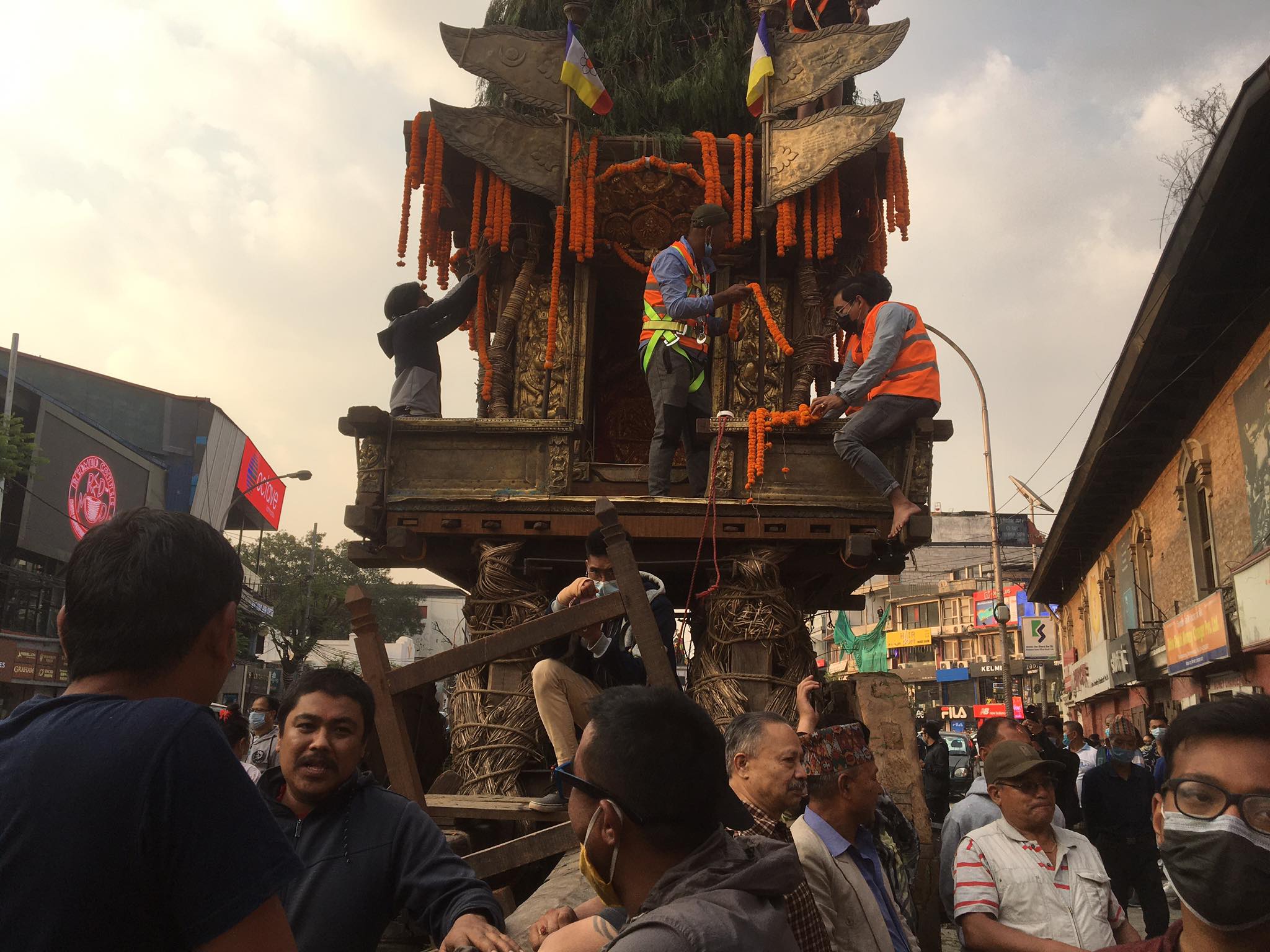 राष्ट्रपतिद्वारा सेतो मच्छेन्द्रनाथको दर्शन