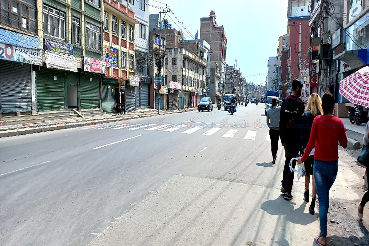 निषेधाज्ञाकाे दाेश्राे दिन सुनसान काठमाडाैं (फाेटाेफिचर)