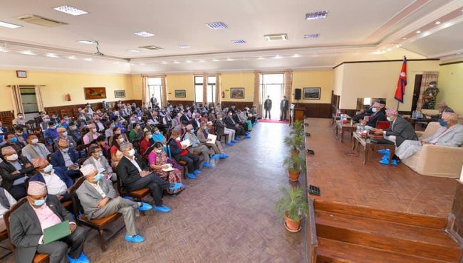 बालुवाटार बैठकमा सहभागी नेता संक्रमित भएपछि प्रधानमन्त्री ओली पनि कन्ट्याक्ट ट्रेसिङमा