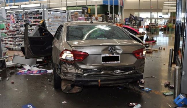 जागिरबाट निकालिएको रिसमा कर्मचारीले पसलभित्रै मनपरी गाडी दौडाइदिए