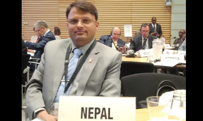 सनकको भरमा निर्वाचित सांसदको पद खोस्नु लोकतन्त्र हो ?