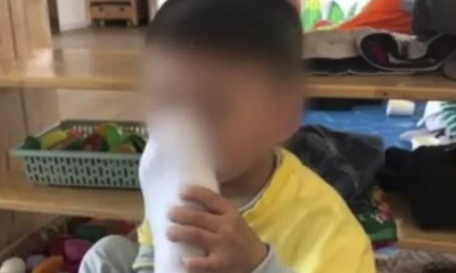 विद्यार्थीलाई जबरजस्ती मोजा सुँघाउने शिक्षक बर्खास्त, पक्राउ गरी अनुसन्धान गरिँदै