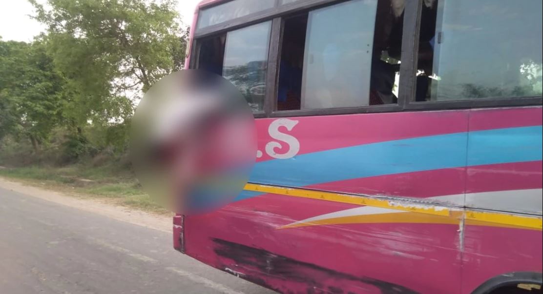 बसको झ्यालबाट टाउको बाहिर निकाल्दा ट्रकले ठक्कर दियो, युवकको घटनास्थलमै मृत्यु