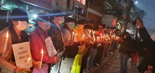 म्यानमारका नागरिकको जीवन रक्षाका लागि मैनवत्तीसहित प्रदर्शन