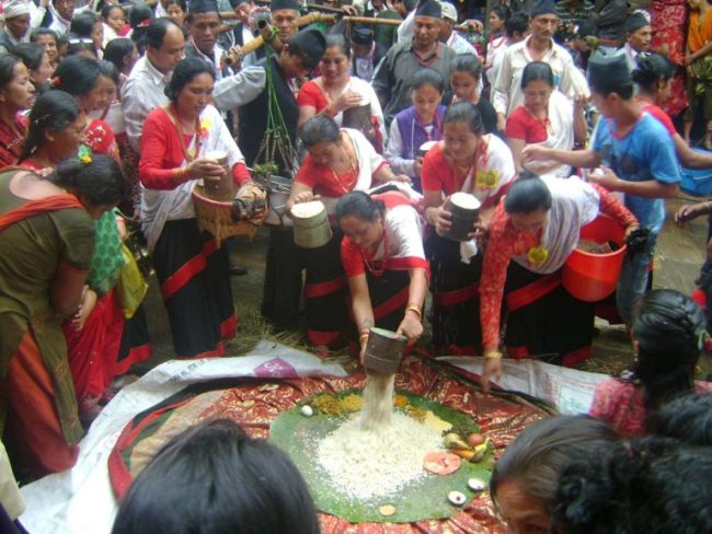 द्यो स्वगं पूजा मनाइयो