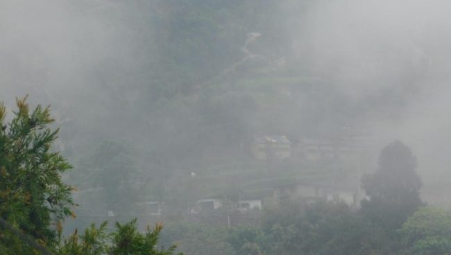 काठमाडौंमा हावाहुरीको बबन्डर