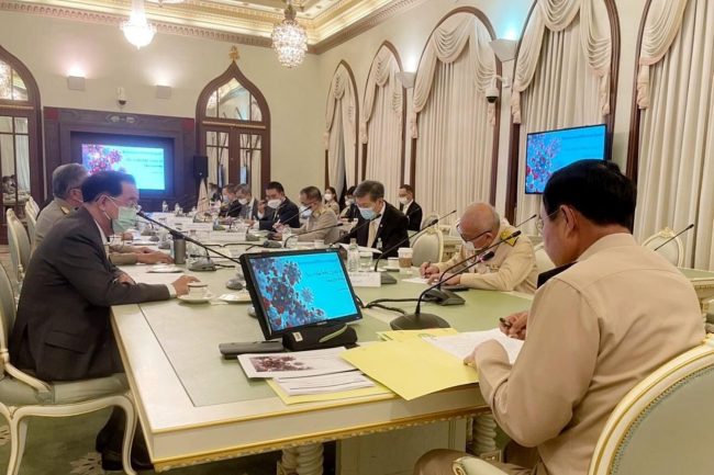 बैठकमा मास्क नलगाइ बसेपछि प्रधानमन्त्रीलाई जरिवाना