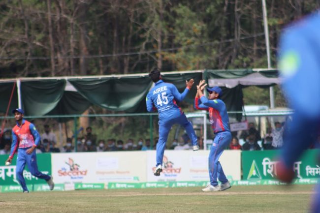 मलेसियाको लगातार विकेट गुम्यो