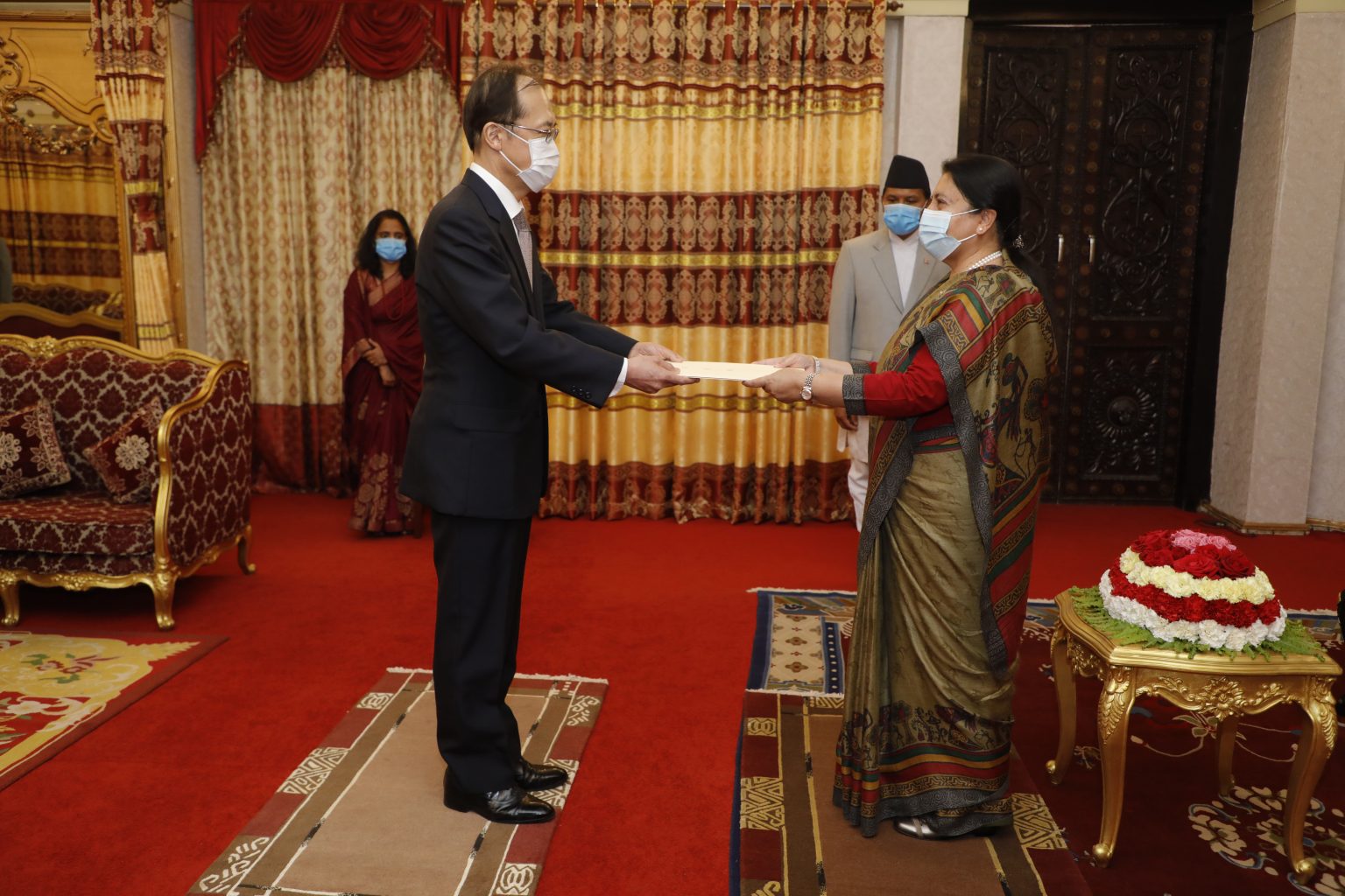 चार देशका राजदूतद्वारा ओहोदाको प्रमाणपत्र प्रस्तुत