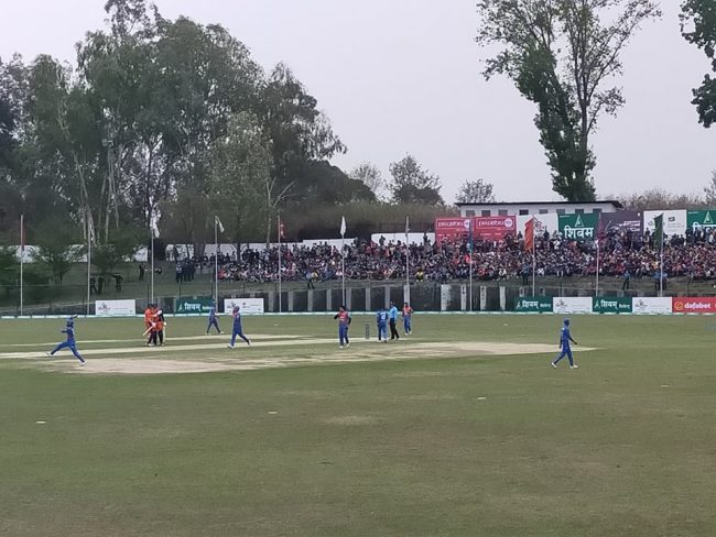 नेदरल्याण्ड भर्सेस नेपालः पावरप्लेमा नेपालको कसिलो बलिंग