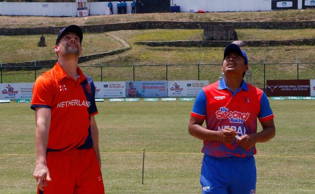 त्रिदेशीय सिरिजः नेपालले टस जितेर ब्याटिङ गर्दै