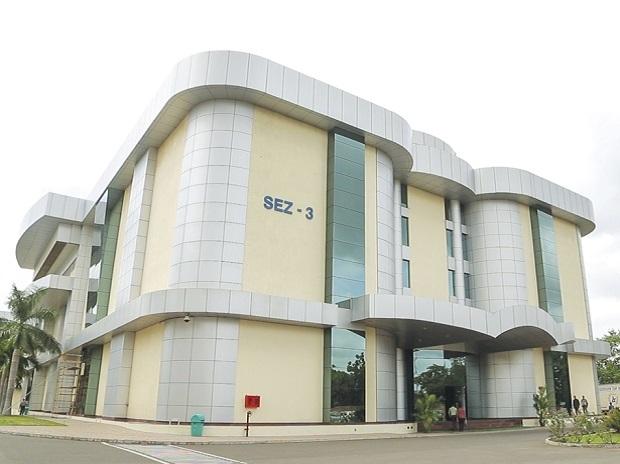 ‘सेरम इन्स्टिच्यूटलाई खोप उत्पादनका लागि रकम अभाव’