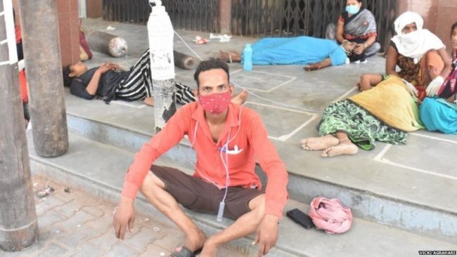 अस्पतालमा अक्सिजन बाँड्ने युवक पक्राउ