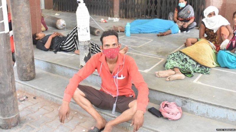 अस्पतालमा अक्सिजन बाँड्ने युवक पक्राउ