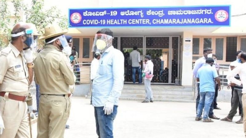 भारतको कर्नाटकमा अक्सिजन नहुँदा १२ विरामीको मृत्यु