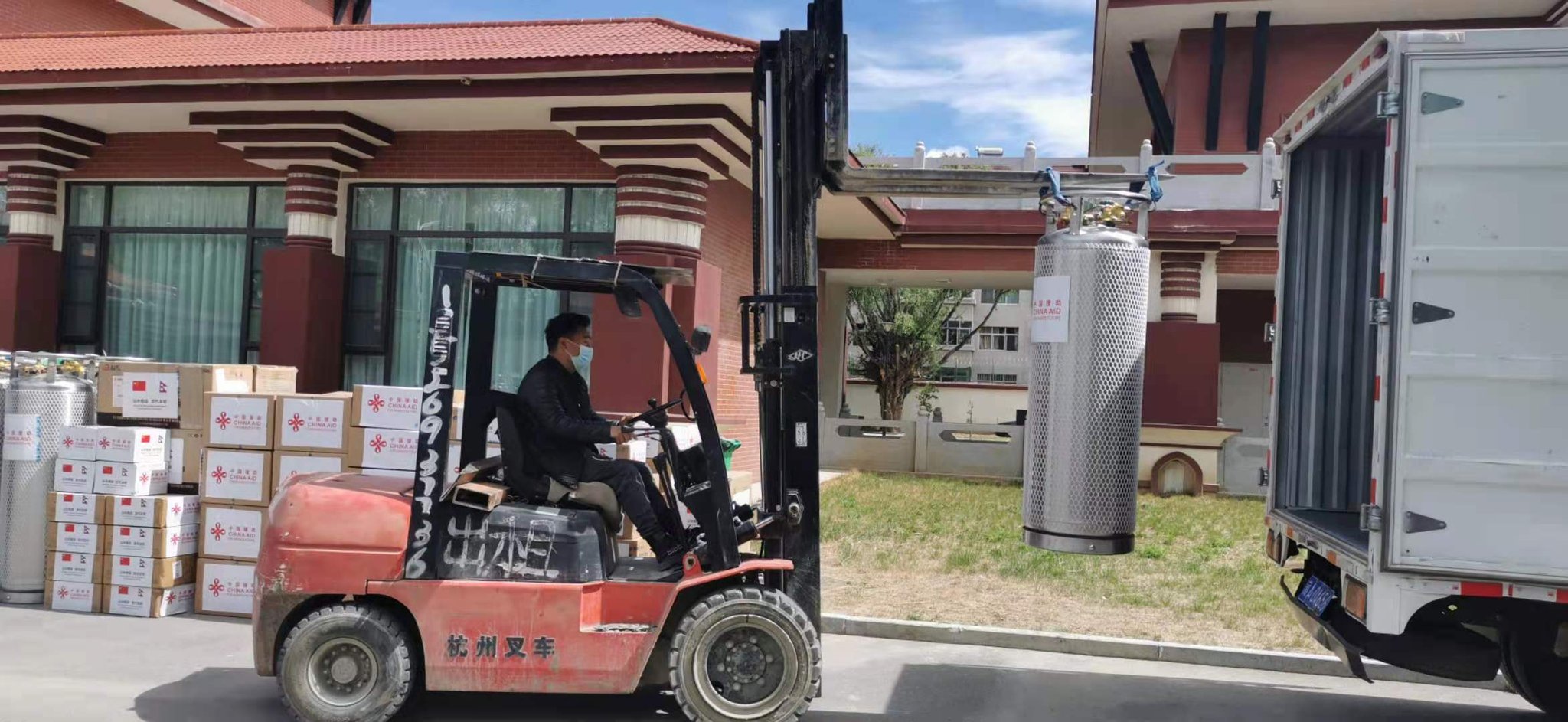 चीनले पठाएको कोरोना सम्बन्धी सामाग्री ताताेपानी आइपुग्याे