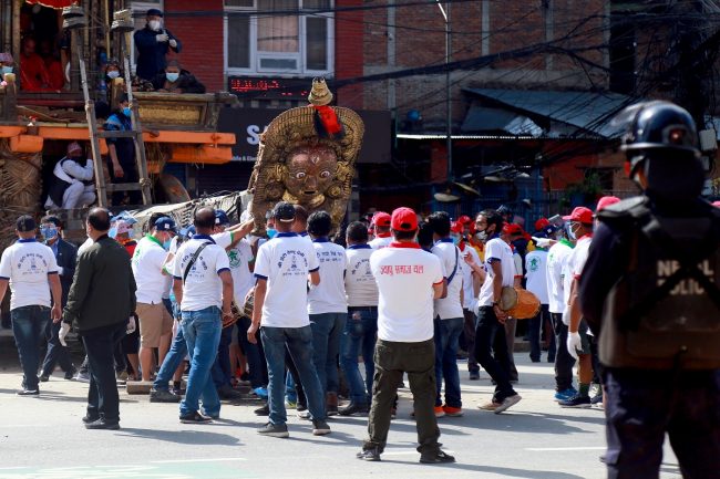 स्वास्थ्य मापदण्ड पालना गर्दै तानियो मच्छिन्द्रनाथको रथ