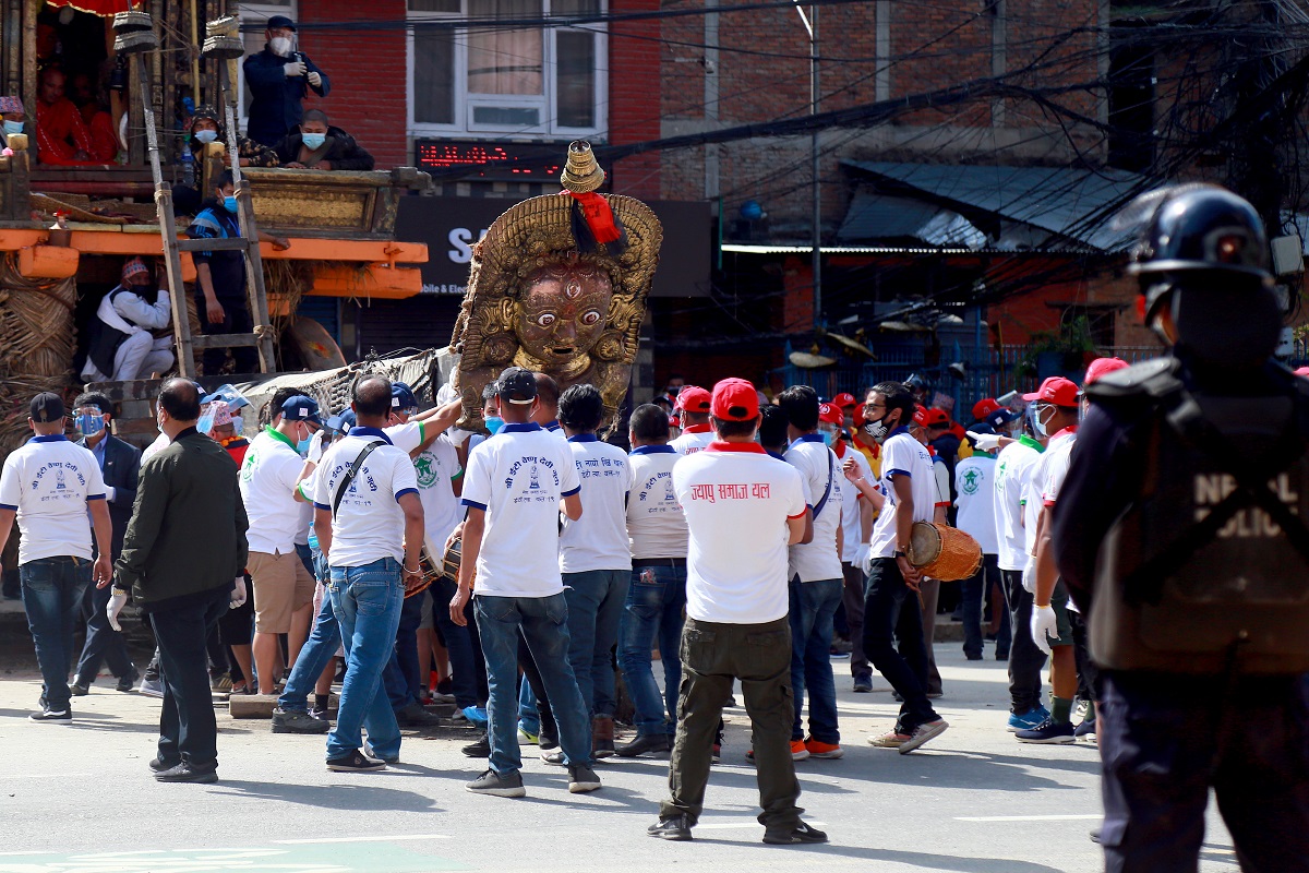 स्वास्थ्य मापदण्ड पालना गर्दै तानियो मच्छिन्द्रनाथको रथ