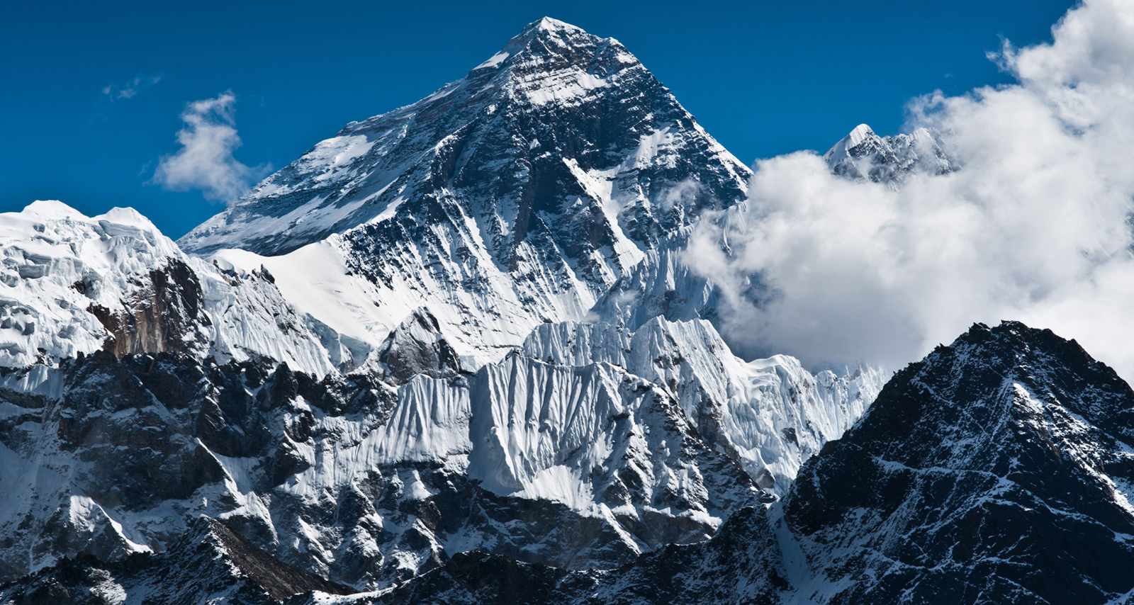 केही थान अक्सिजन र भ्याक्सिनको बदलामा चीनसँग सगरमाथाको शिखर साटिएको हो ?