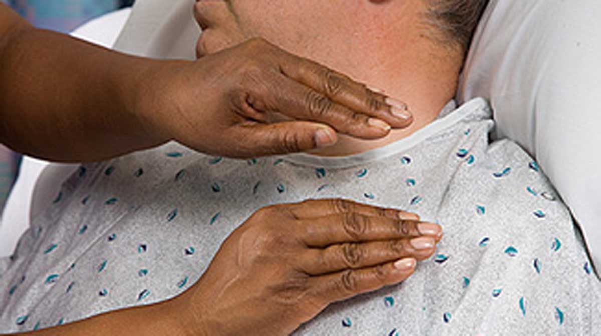 कोरोना संक्रमितका लागि आशाको किरण, औषधिले नसकेको काम ‘चेस्ट फिजियोथेरापी’ले गर्‍यो