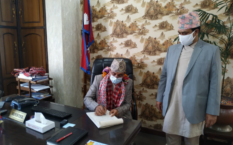 अक्सिजन उद्योगको शुल्क छुट गर्न ऊर्जामन्त्रीले मन्त्रिपरिषद्मा प्रस्ताव लैजाँदै