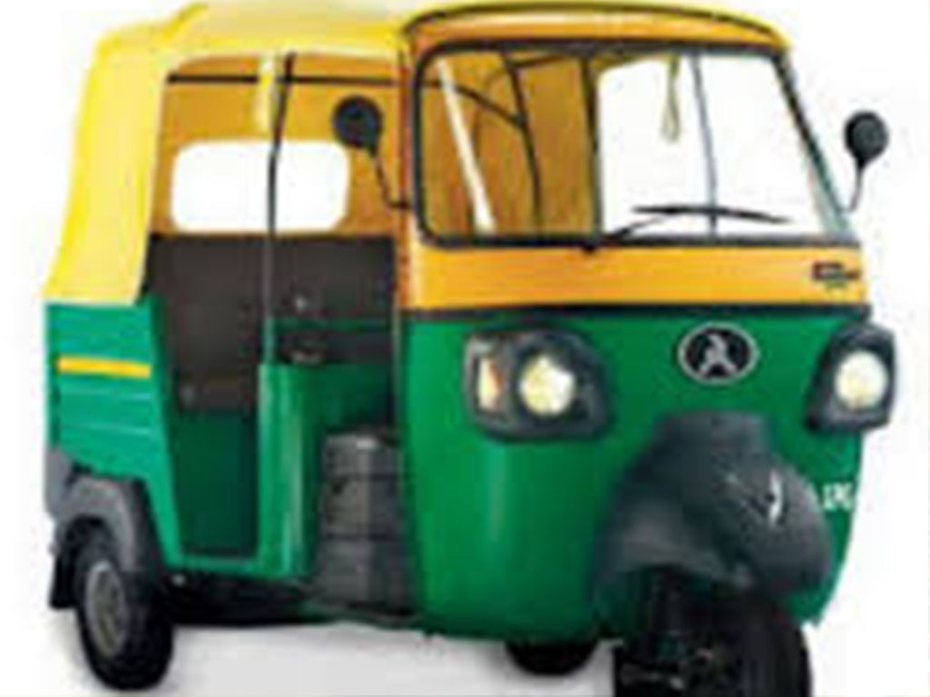 गाउँगाउँमा अटो रिक्सा : गाउँले जीवनमा सहजता