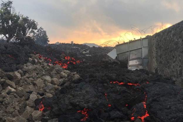 कंगोमा ज्वालामुखी विस्फोट, हजारौं मानिस रुवान्डा पुगे