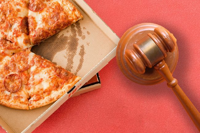 अफिसकी एउटी कर्मचारीलाई मात्रै पिज्जा नखुवाउने हाकिमले ३८ लाख रुपैयाँ क्षतिपूर्ति तिर्नुपर्‍यो