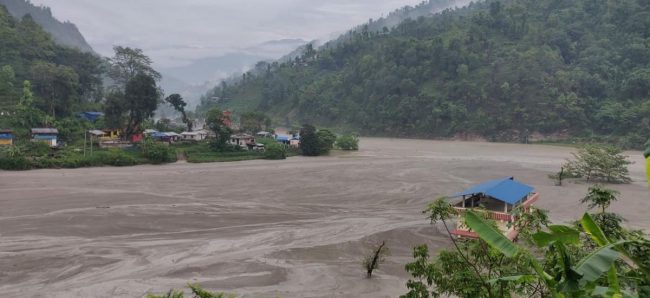 बाढीपहिरोमा परी ज्यान गुमाउनेको संख्या २० पुग्यो, ३ हजार २५८ जना विस्थापित