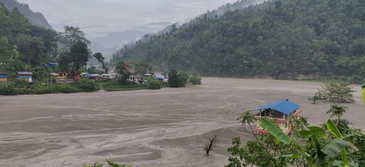 बाढी पहिरोको वितण्डाः ४ जनाको मृत्य, १० जना वेपत्ता