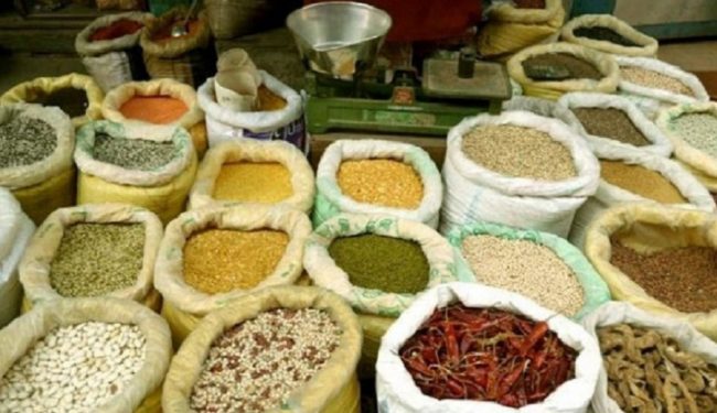 निषेधाज्ञाको मौकामा व्यापारीको रजाइँ