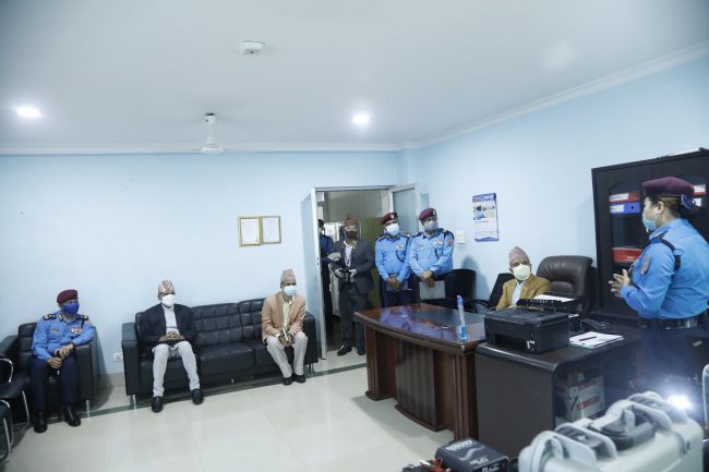 उच्च मनोबलका साथ दायित्व पूरा गर्न प्रहरीलाई गृहमन्त्रीको निर्देशन