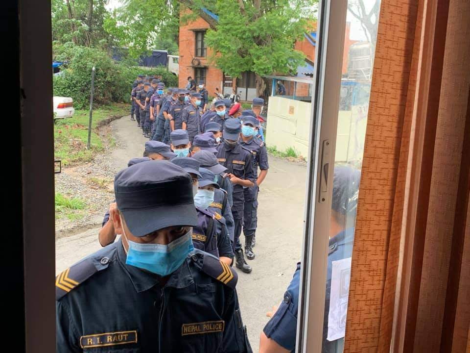 आइतबार एकाएक भाइरल भएको तस्वीरको वास्तविकता